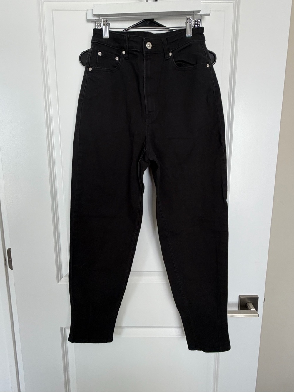 H&M Men’s Slim Straight Jeans in Black